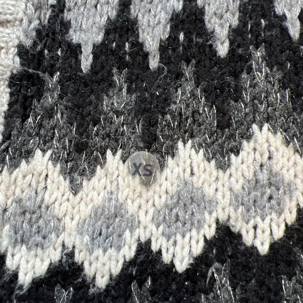 American Eagle Cardigan Gray Black‎ Silver Fair Isle Chevron Sweater Women XS - Picture 9 of 10
